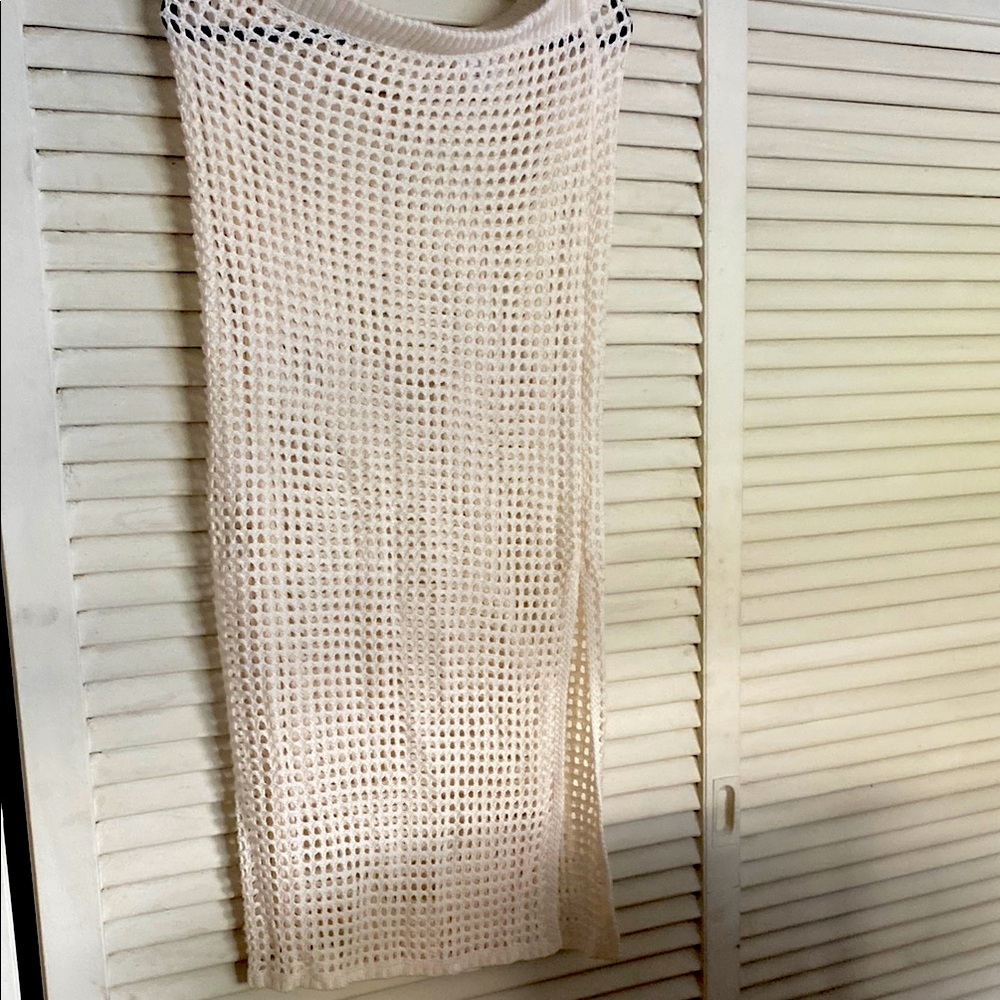 Time and Tru Cream Crochet Pencil Skirt side slip